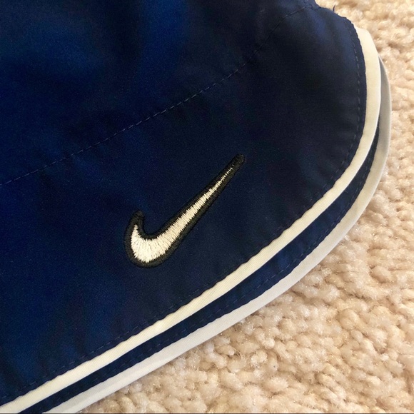 Nike Women’s Navy Shorts Size XS - Picture 2 of 3